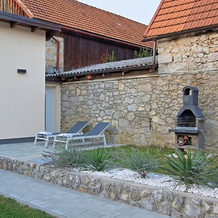 Guesthouse L&K Brinje Zewnętrze zdjęcie