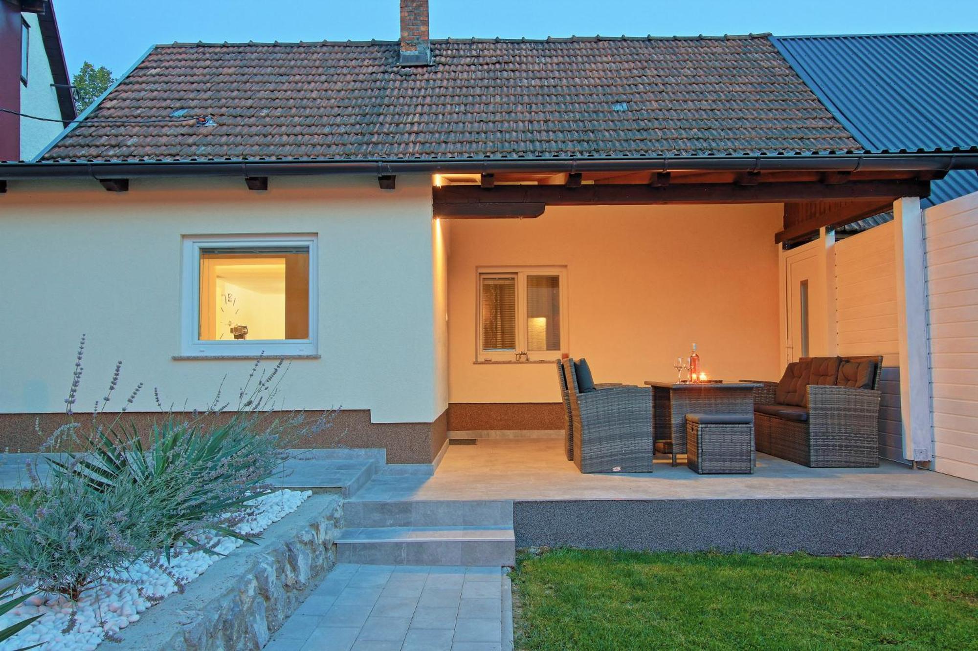 Guesthouse L&K Brinje Zewnętrze zdjęcie